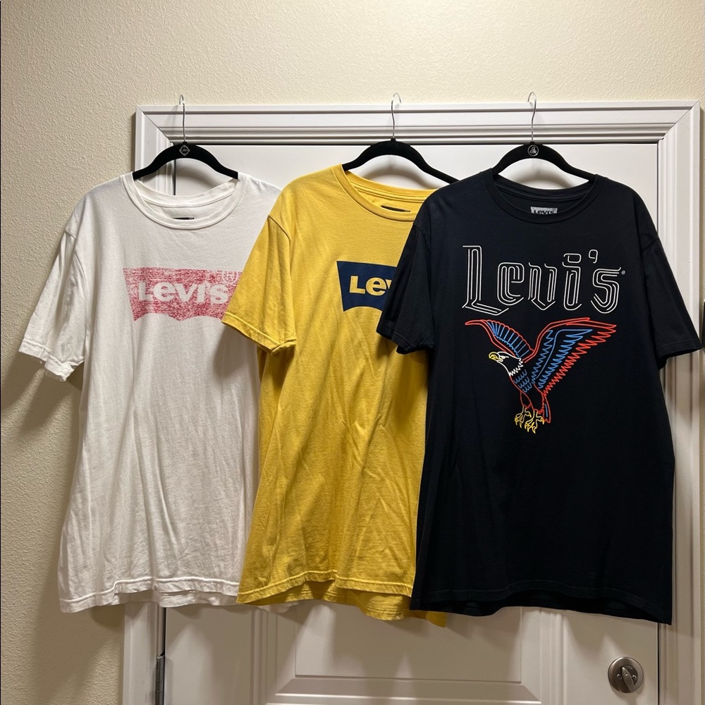 Men’s Levi Shirt Bundle size L